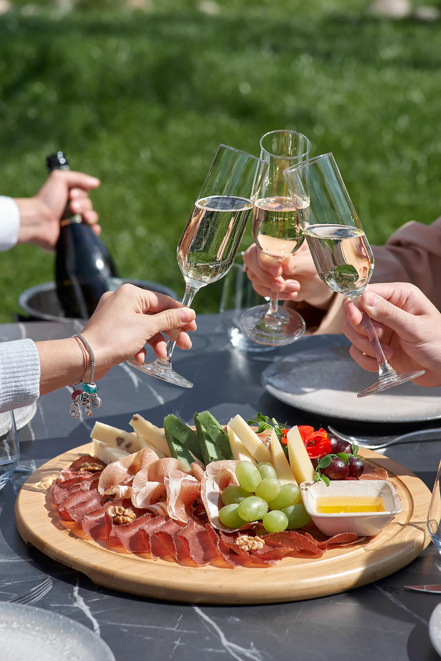 serenova-foods-table